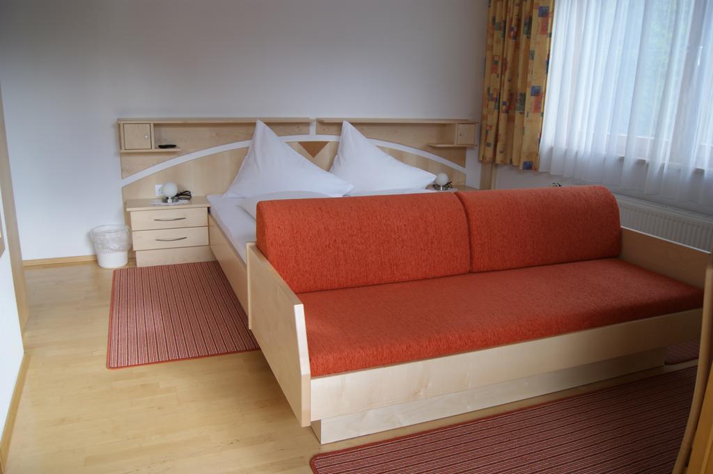 Hotel Garni Haus Anita Liesing ภายนอก รูปภาพ