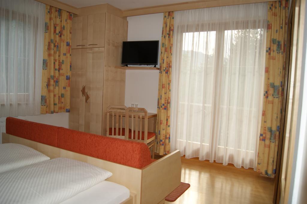 Hotel Garni Haus Anita Liesing ภายนอก รูปภาพ