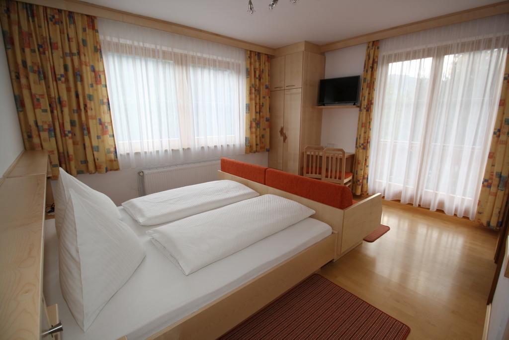 Hotel Garni Haus Anita Liesing ภายนอก รูปภาพ