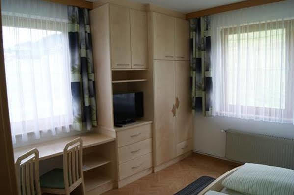 Hotel Garni Haus Anita Liesing ภายนอก รูปภาพ